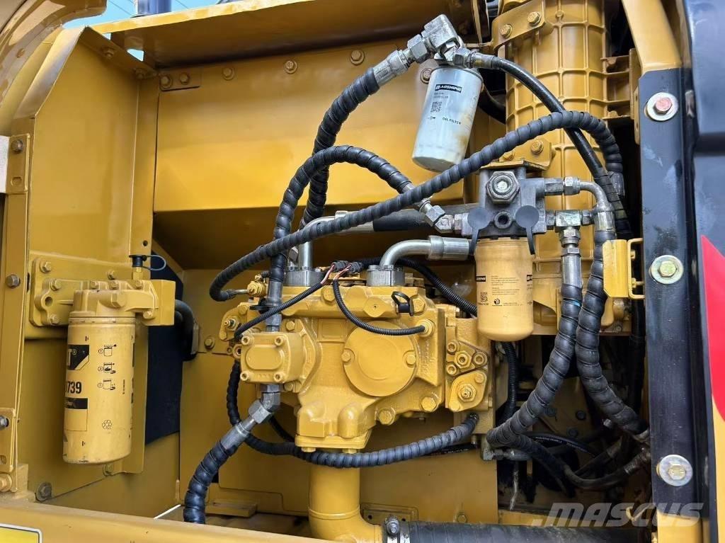 CAT 320 D Pásová rýpadla