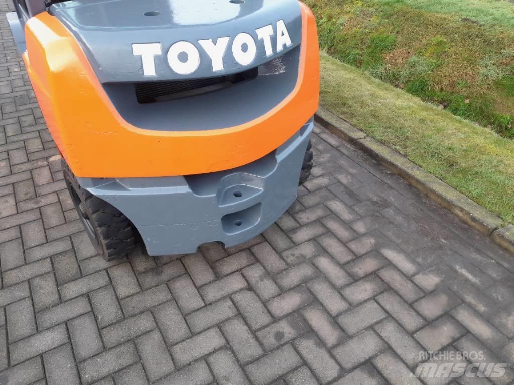 Toyota Tonero 25 Dieselové vozíky