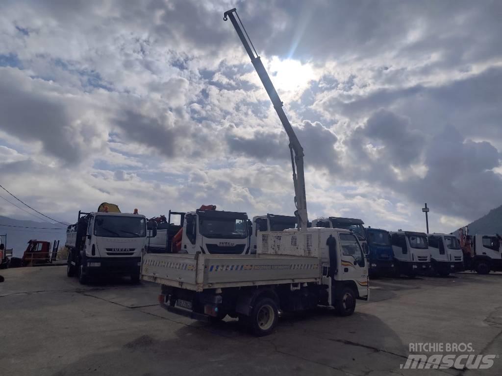 Isuzu NPR77G-5DX Autojeřáby, hydraulické ruky