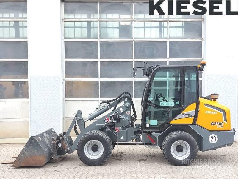 Giant G 3500 X-Tra Smykem řízené nakladače