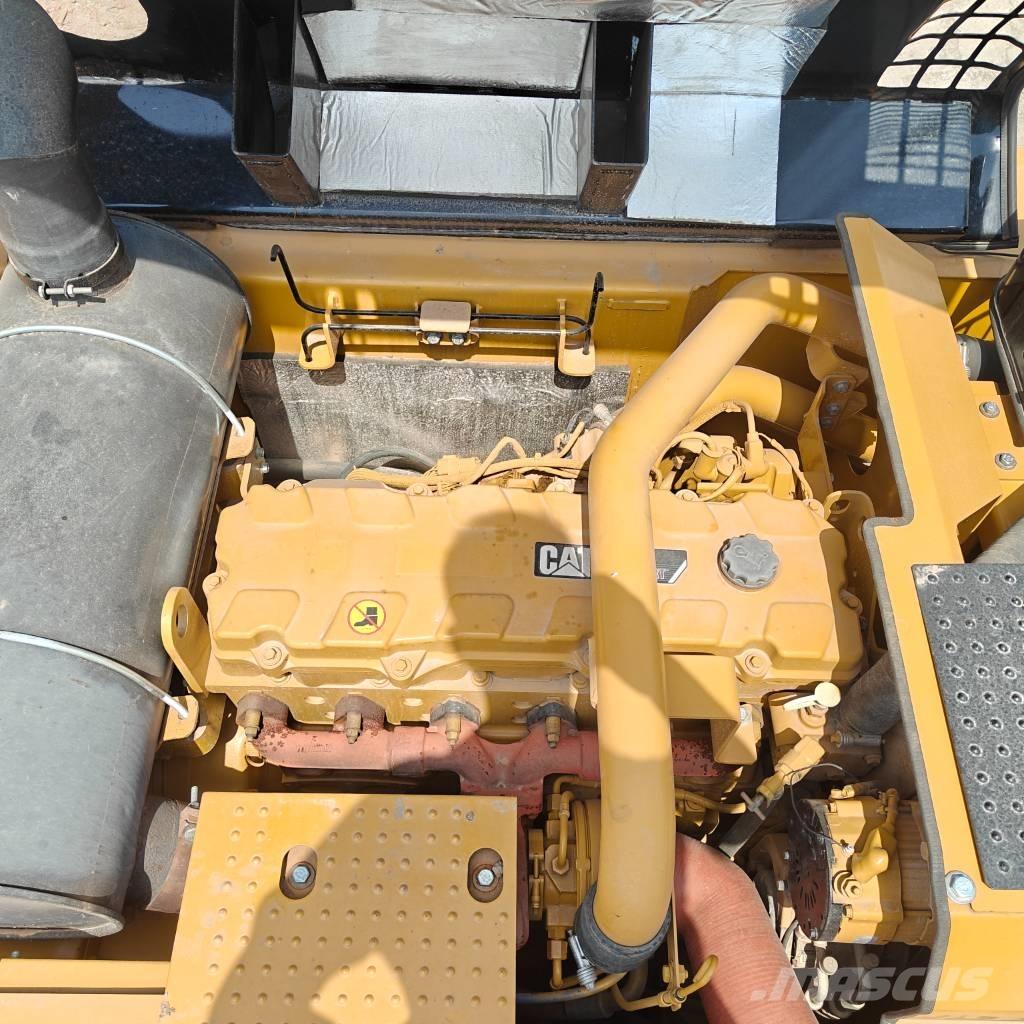 CAT 340 D L Pásová rýpadla