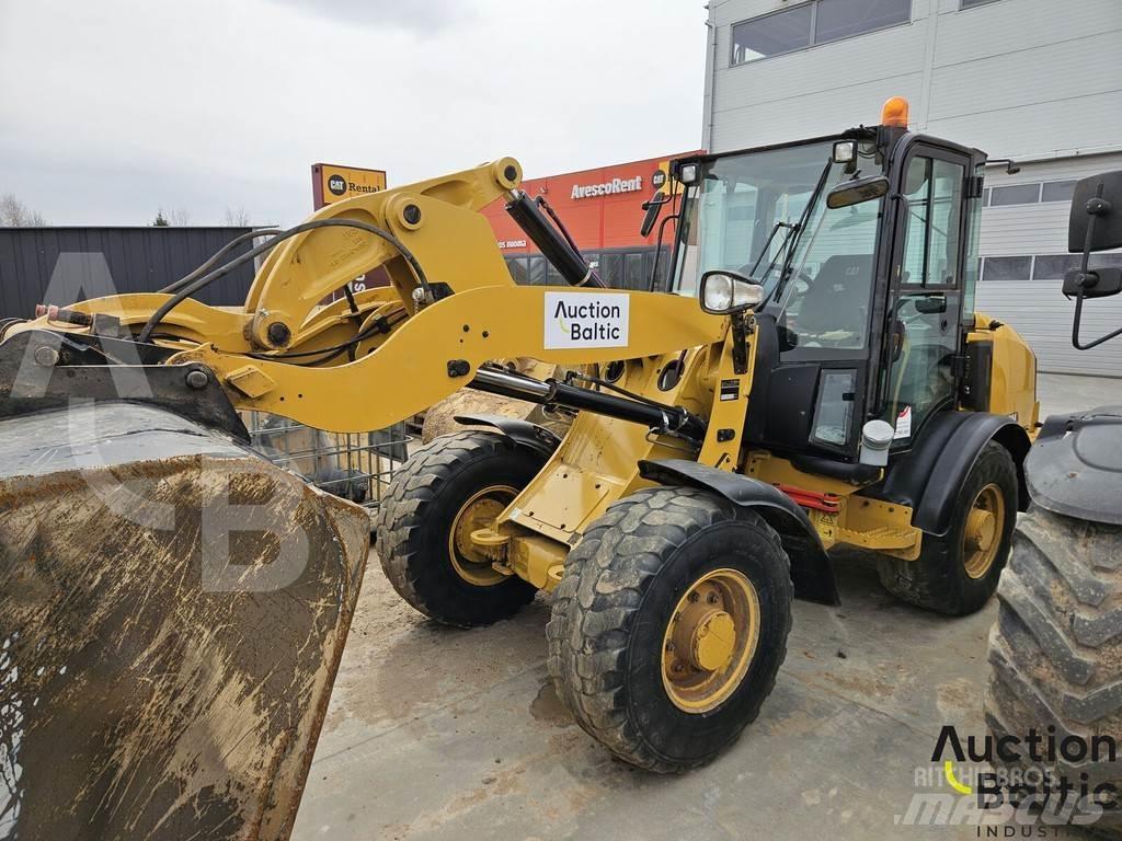 CAT 906 M Kolové nakladače
