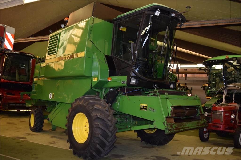 John Deere 1177 Sklízecí mlátičky
