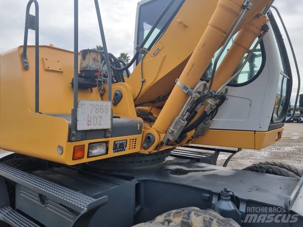 Liebherr A 900 C Kolová rýpadla