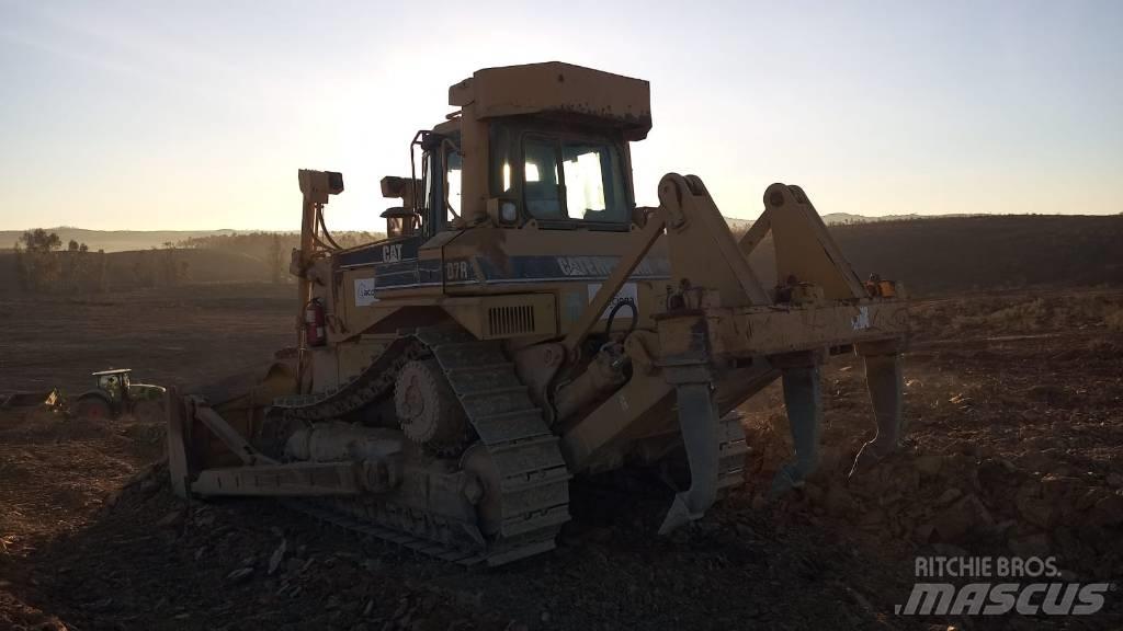 CAT D 7 R Pásové dozery