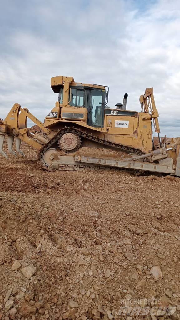 CAT D 7 R Pásové dozery