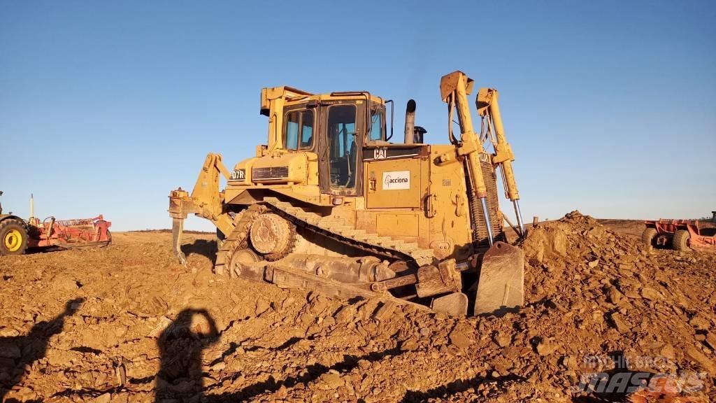 CAT D 7 R Pásové dozery