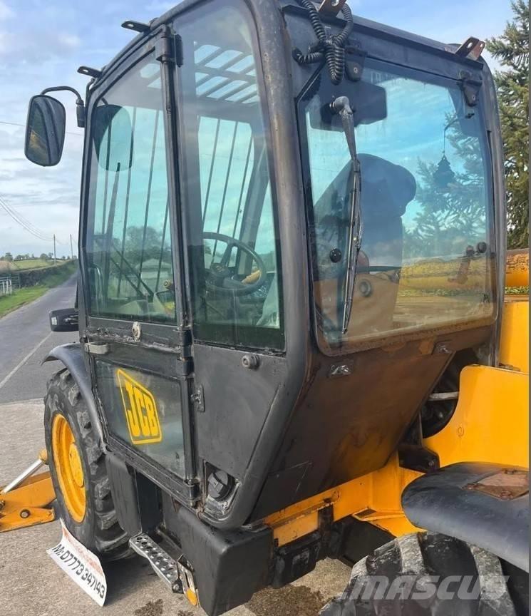 JCB 532-120 Teleskopické manipulátory
