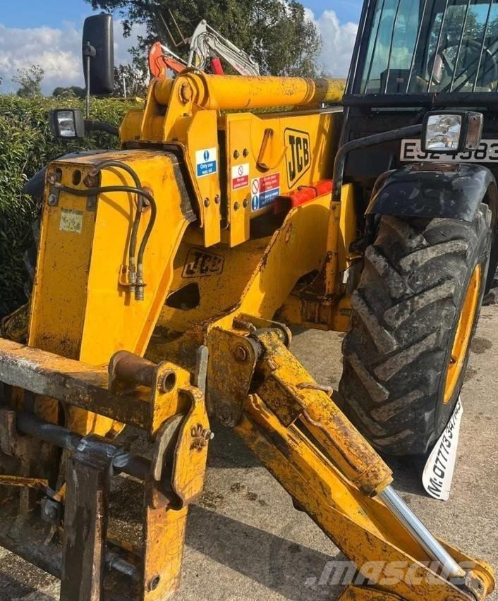 JCB 532-120 Teleskopické manipulátory