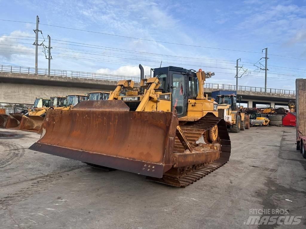 CAT D6T Pásové dozery