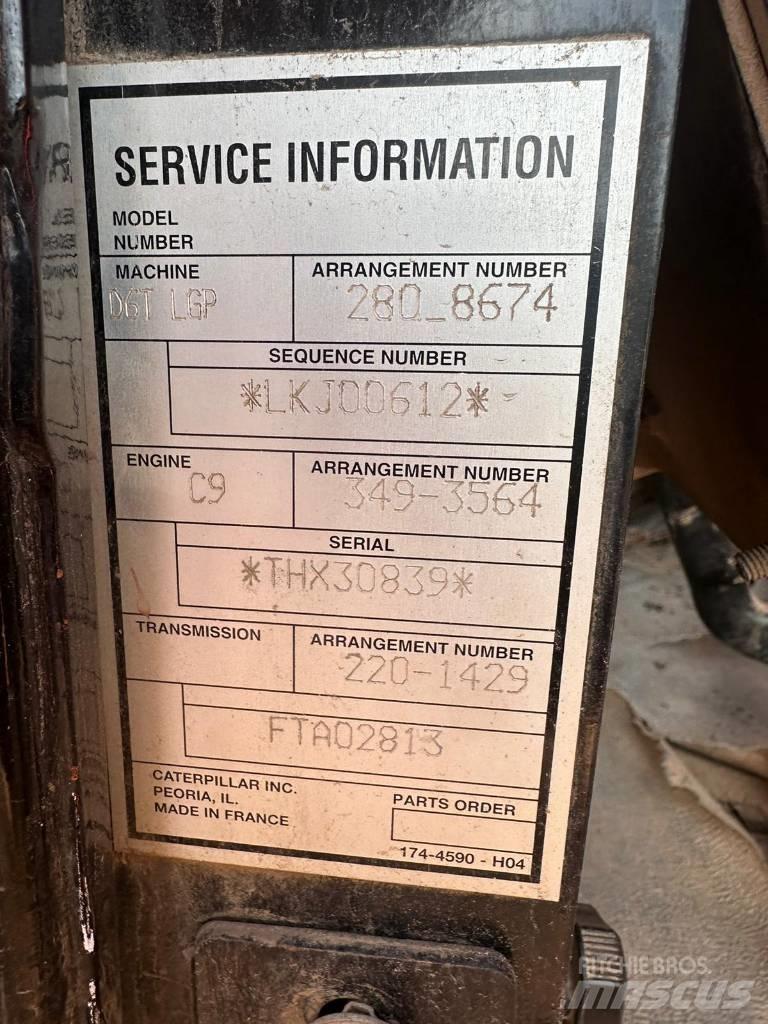 CAT D6T Pásové dozery