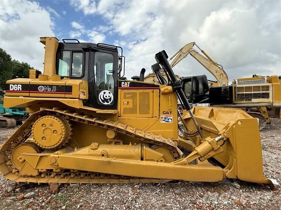 CAT D 6 R Pásové dozery