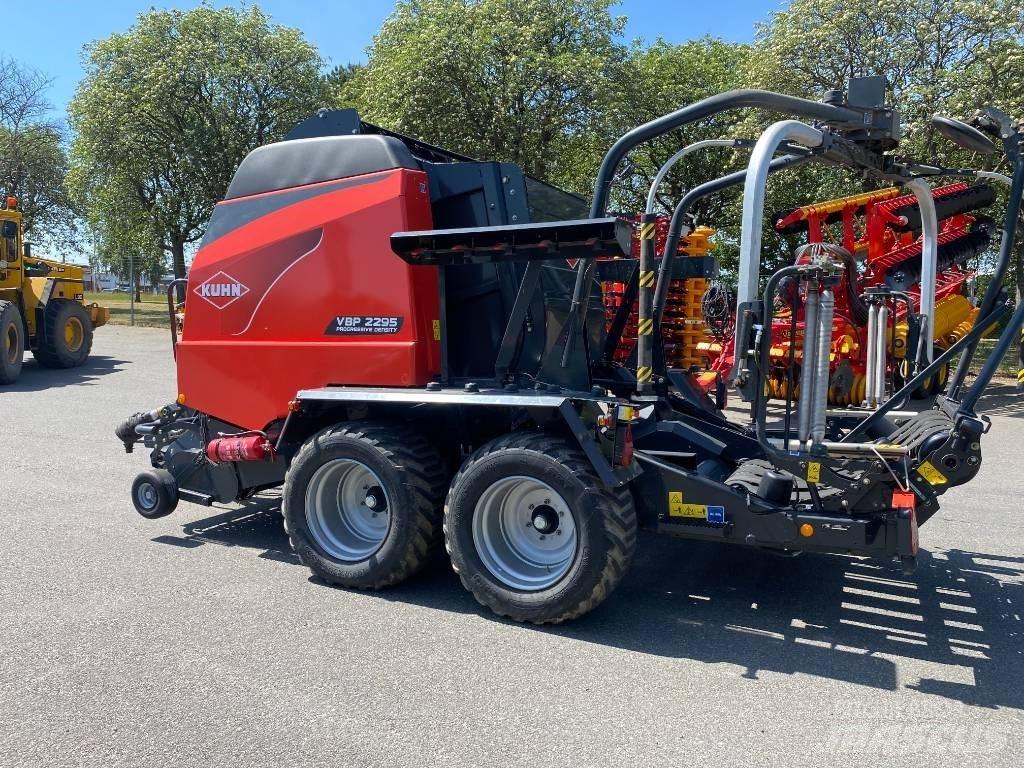 Kuhn VBP2295 Lis na válcové balíky