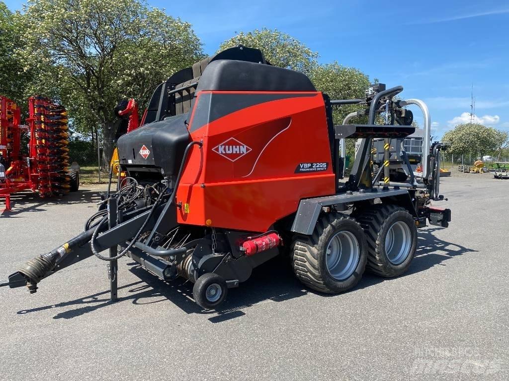 Kuhn VBP2295 Lis na válcové balíky