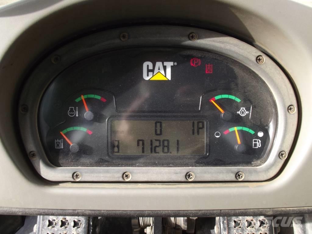 CAT 963 D WH Pásové nakladače