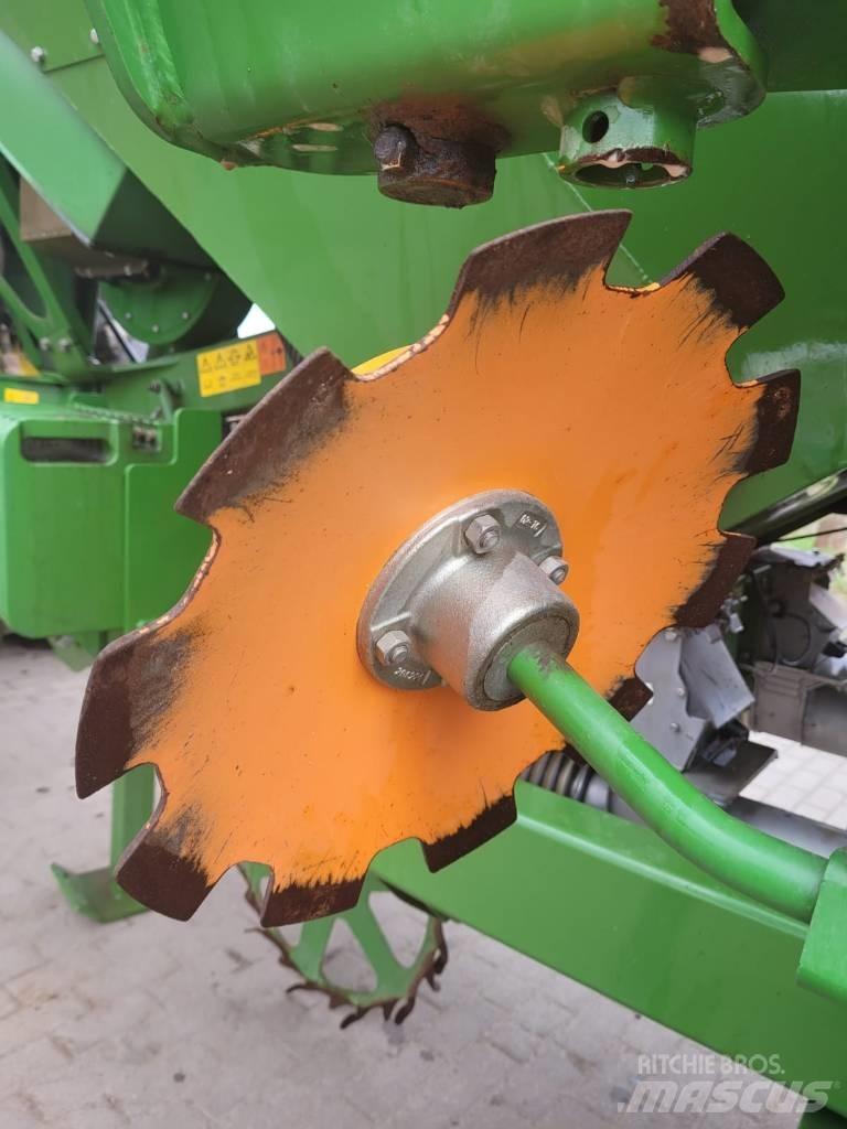 Amazone EDX 9000-TC Mechanické secí stroje