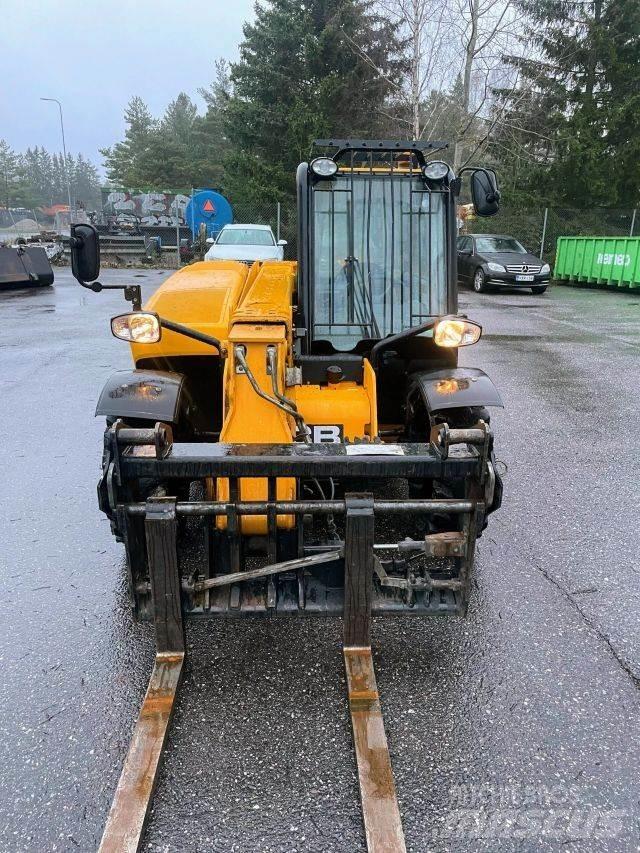 JCB 525-60T5 Teleskopické manipulátory