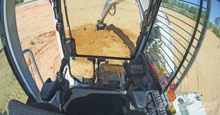 Takeuchi TB280FR Midi rýpadla 7t - 12t