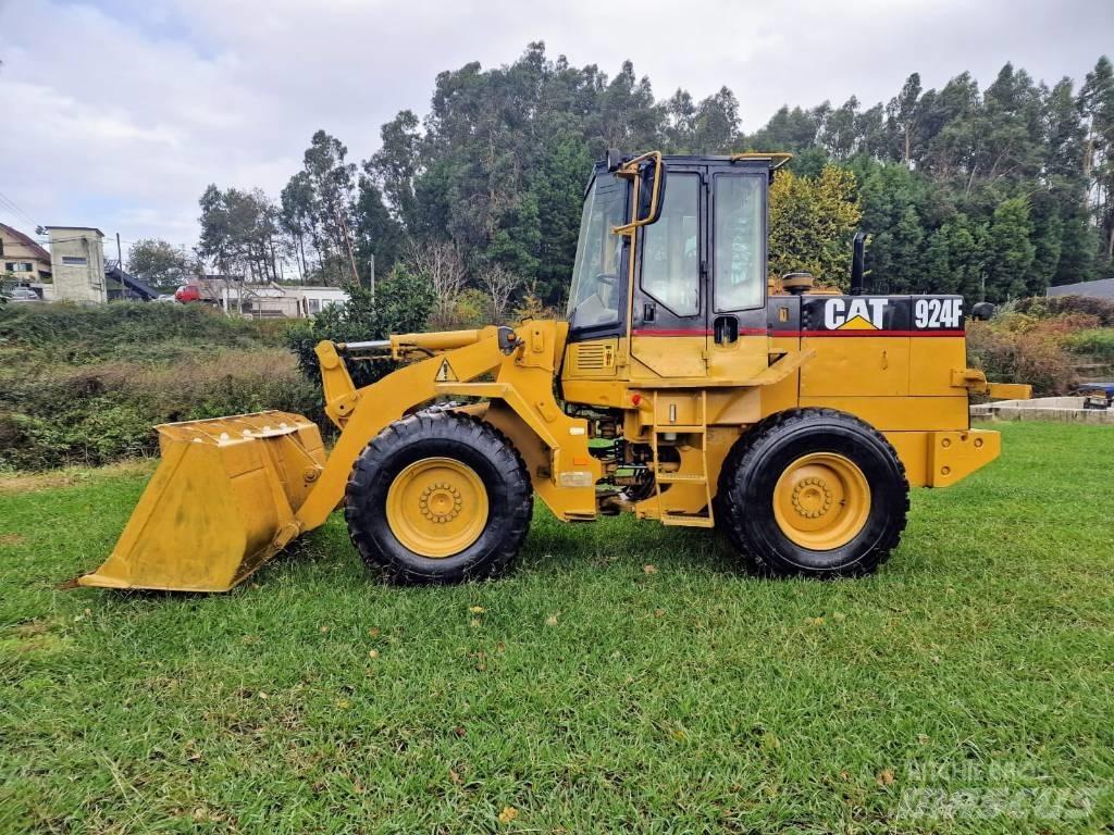 CAT 924F Kolové nakladače