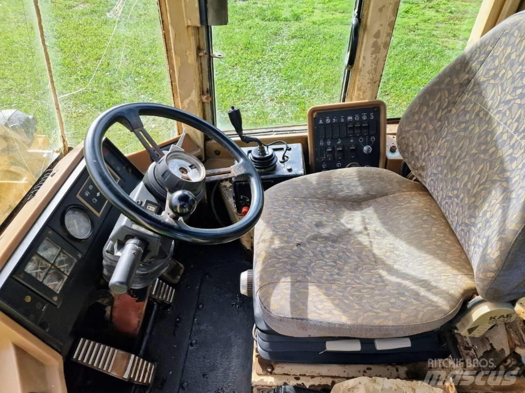 CAT 924F Kolové nakladače