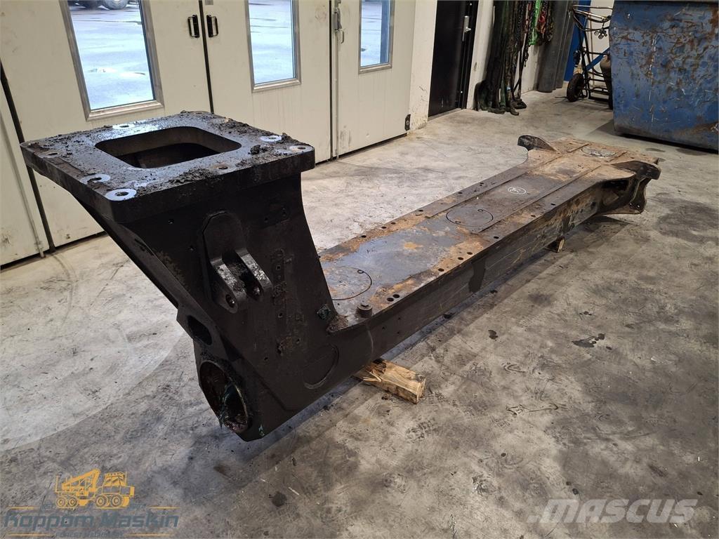 Komatsu 845 Další komponenty