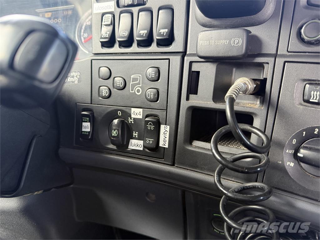 Scania R 730 8X4 Hákový nosič kontejnerů