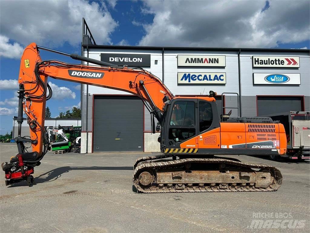Doosan DX255LC-5 Pásová rýpadla