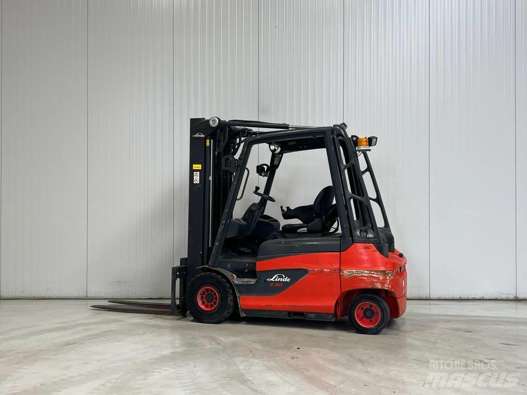 Linde E30-01 Akumulátorové vozíky