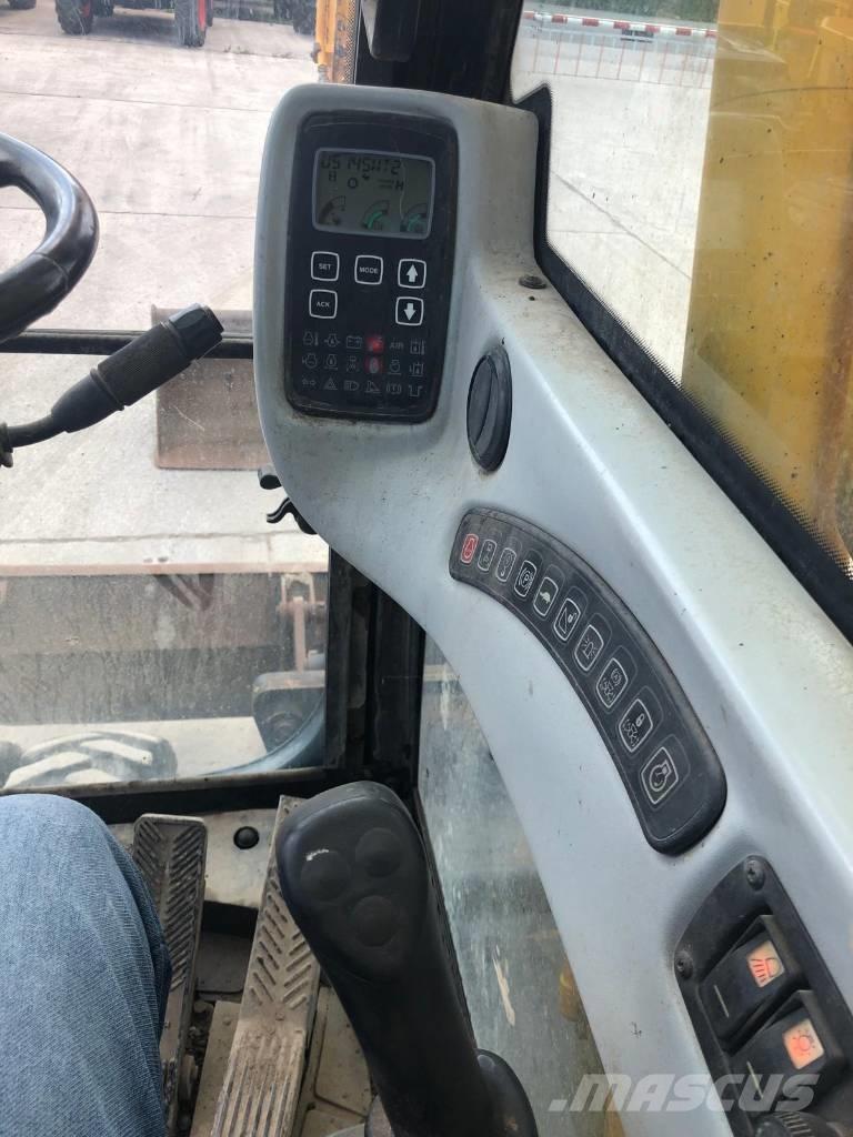 JCB JS145W Kolová rýpadla