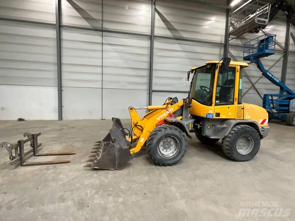 Volvo L 30 B-Z/X Kolové nakladače