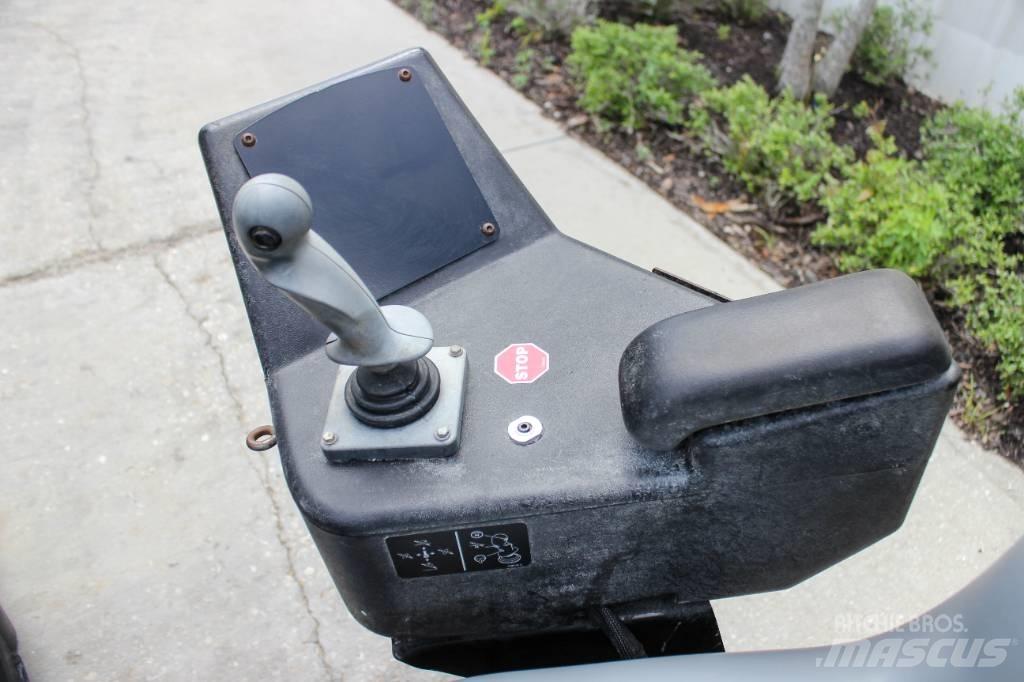 Ditch Witch JT20 Horizontální vrtací zařízení