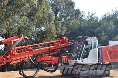 Sandvik DP1500i Povrchové vrtací stroje