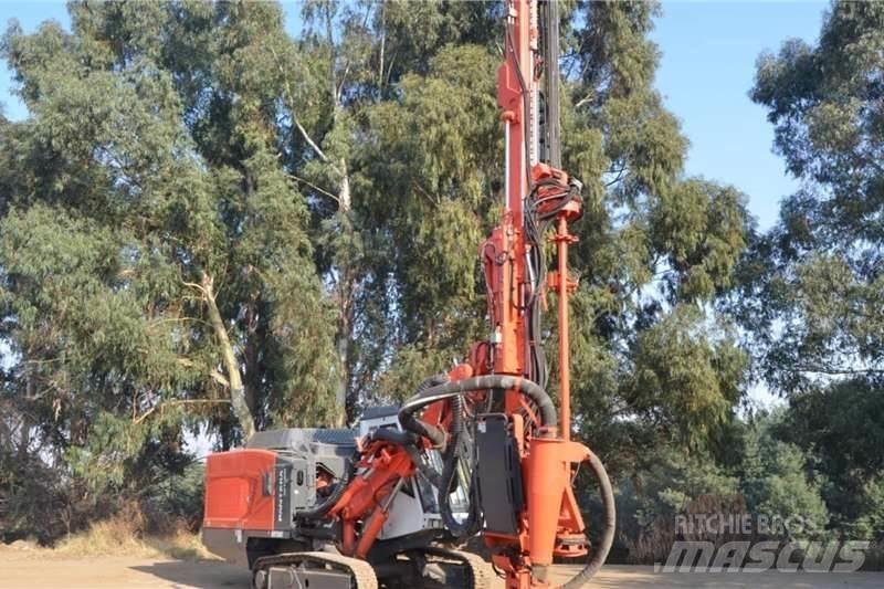 Sandvik DP1500i Povrchové vrtací stroje