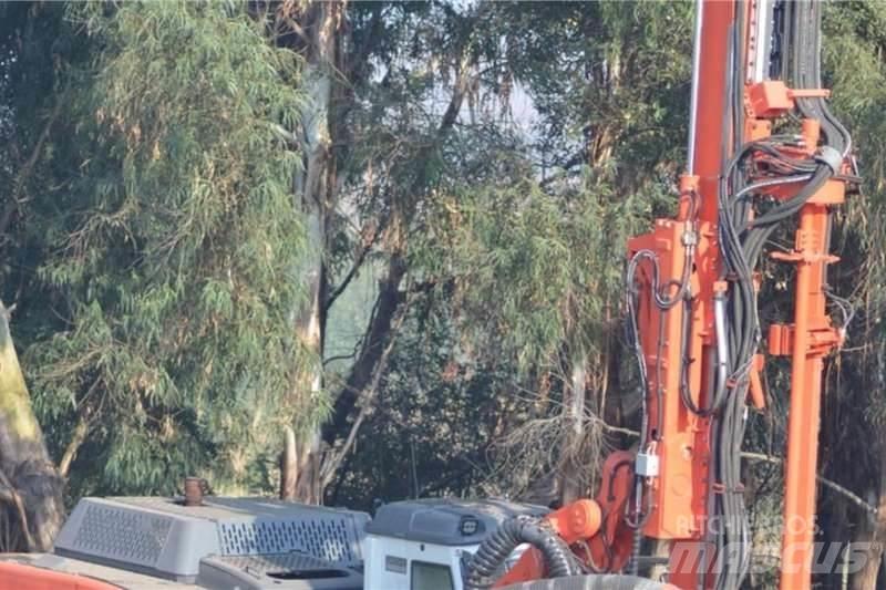 Sandvik DP1500i Povrchové vrtací stroje
