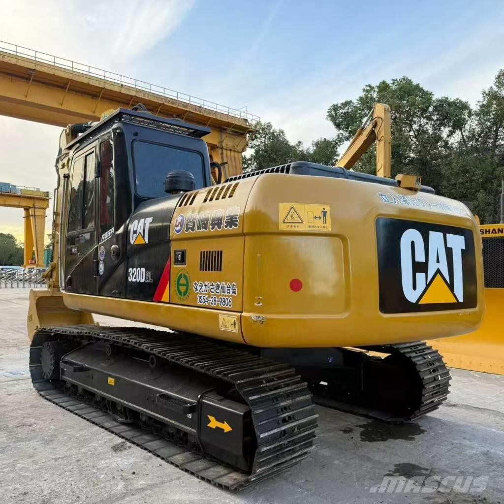 CAT 320 D2 Pásová rýpadla