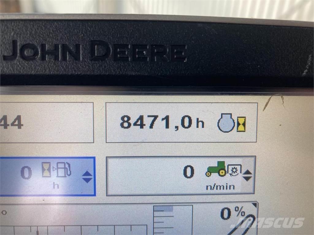 John Deere 6190R Traktory