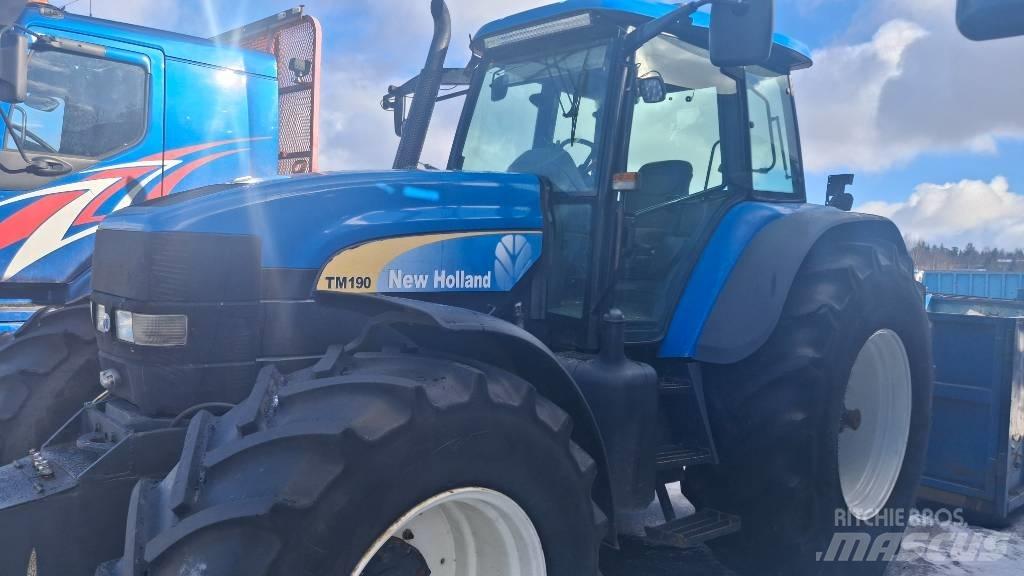 New Holland TM190 Traktory