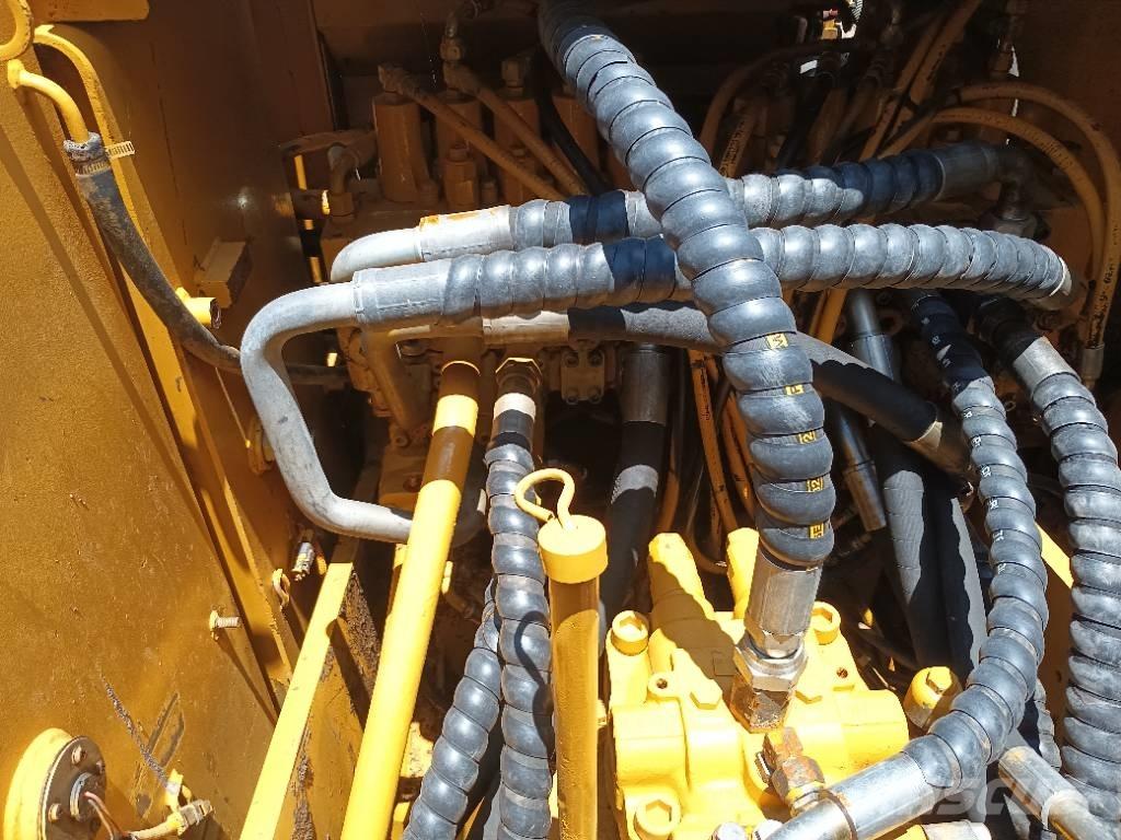 CAT 320D2L Pásová rýpadla