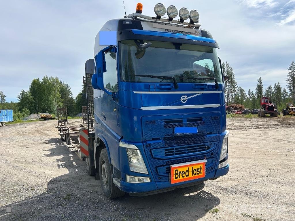 Volvo FH 500 Nákladní automobily pro přepravu lesních strojů