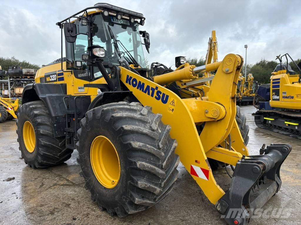 Komatsu WA320-8 Kolové nakladače