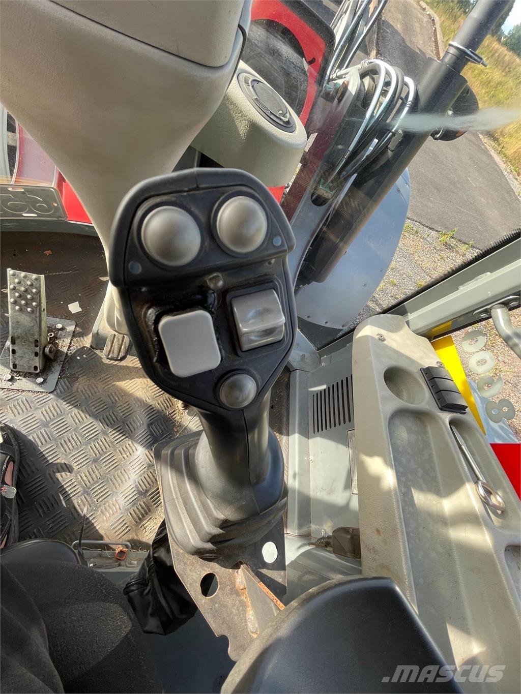 Lännen 8600 E Rýpadlo-nakladače