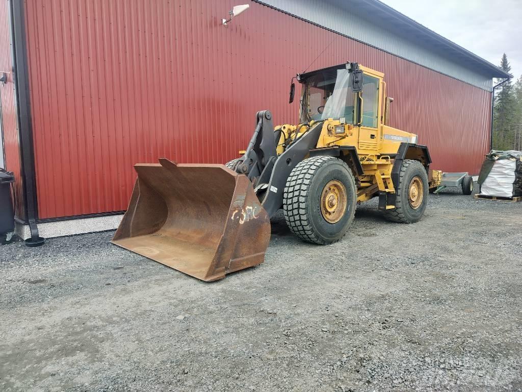 Volvo L90C Kolové nakladače