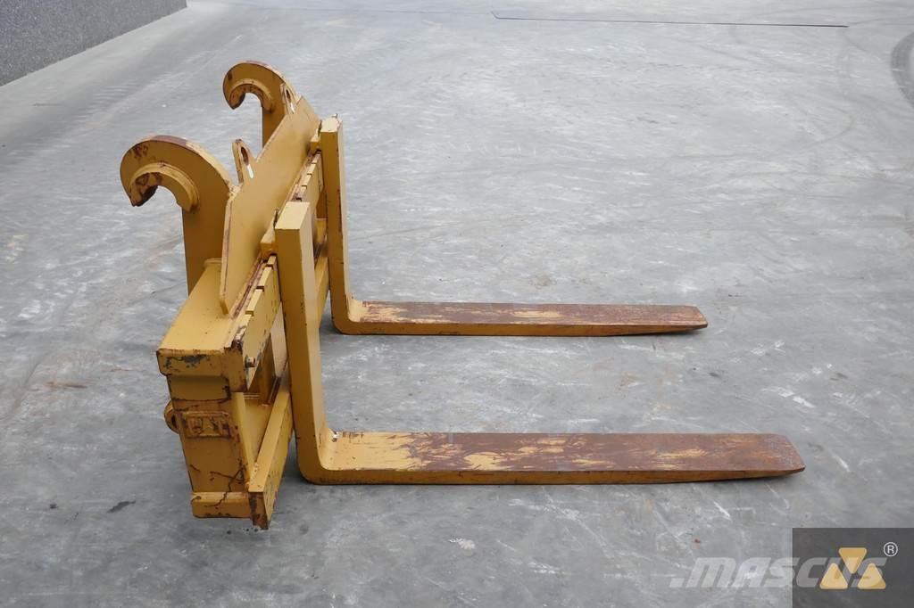 CAT 966/972 Forks Doprava – ostatní