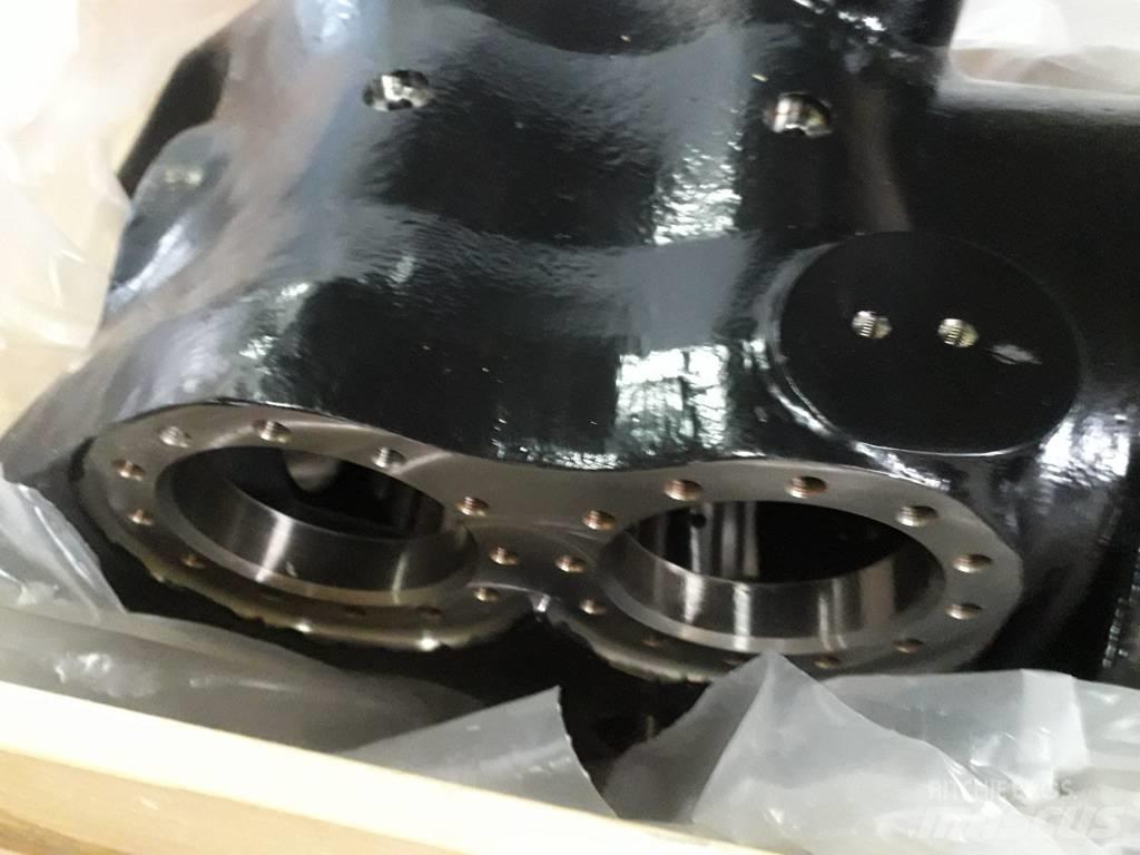 John Deere Base CH8 Výložníky a lžíce