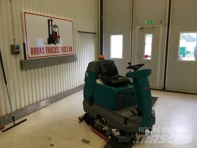 Tennant T 7 + Kombinované  podlahové mycí stroje