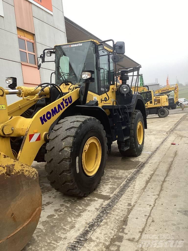 Komatsu WA380-8E0 Kolové nakladače