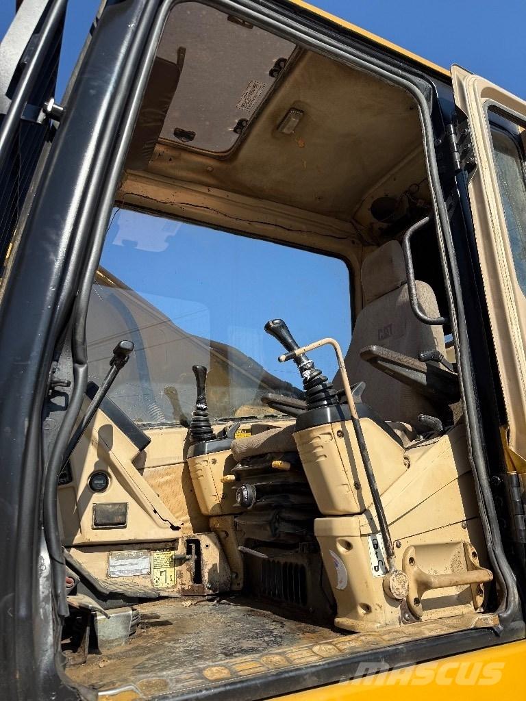 CAT 325 LN Pásová rýpadla