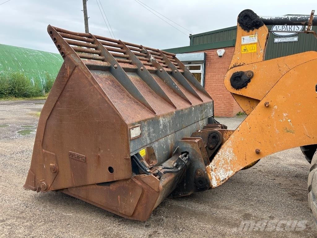CASE 921F XR Kolové nakladače