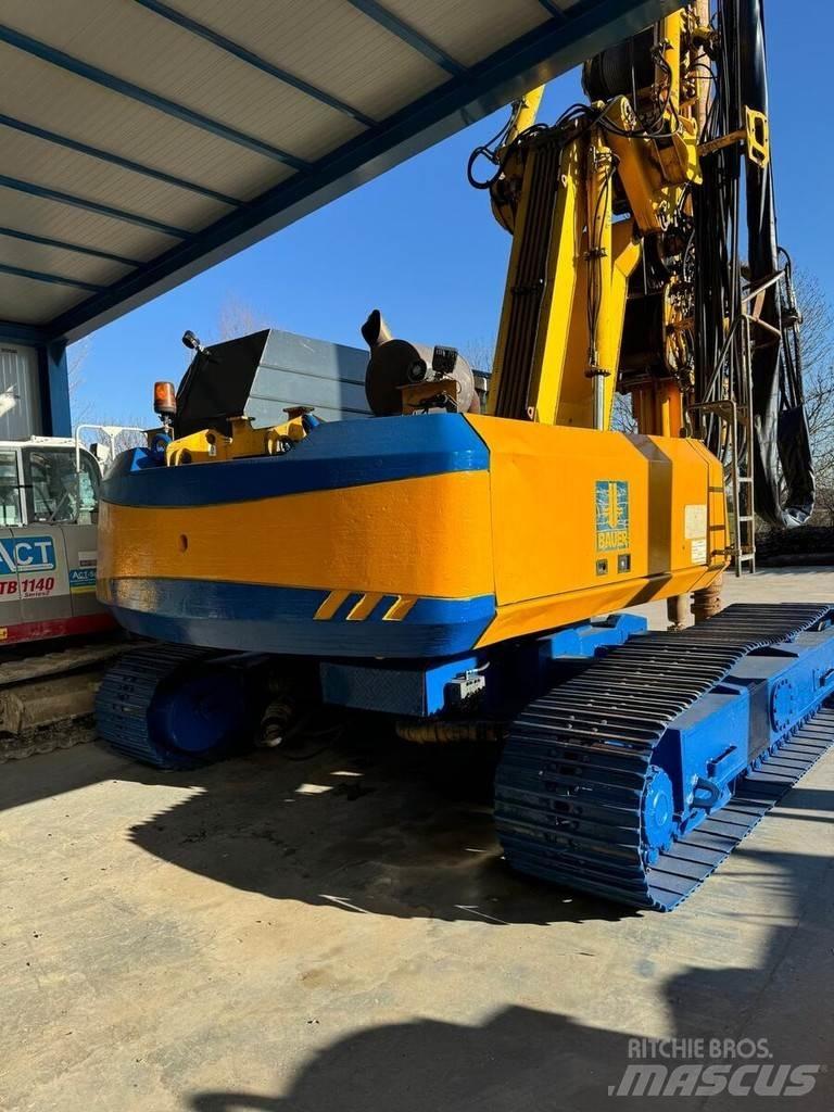 Bauer BG 18 H Velké vrtací stroje