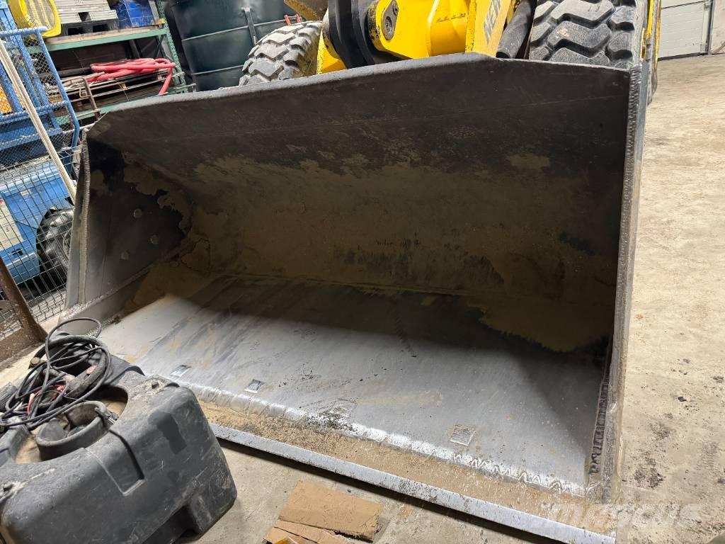 New Holland W 190 B Kolové nakladače